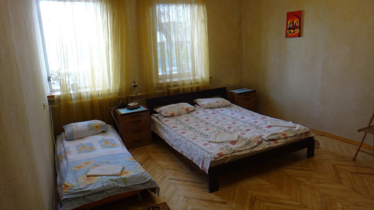 Apartment Near The Central Railway Station Kiev Exterior foto
